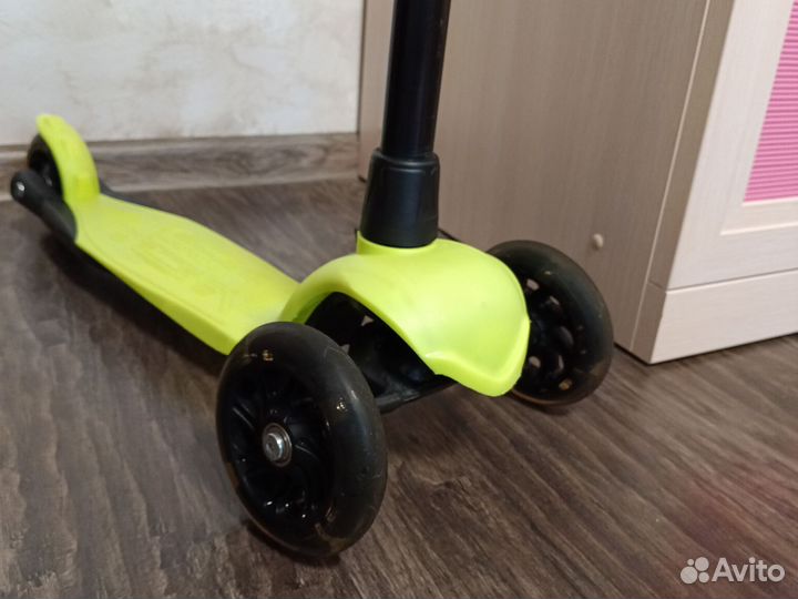 Самокат трехколесный со светящимися колесами