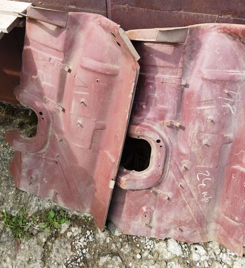 Брызговик газ 2410 правый