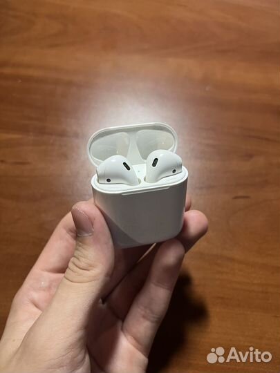 Наушники AirPods (1-го поколения) на запчасти
