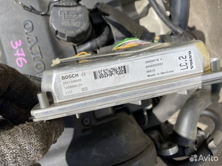 Блок управления двигателем B5254T2 30668478A Volvo