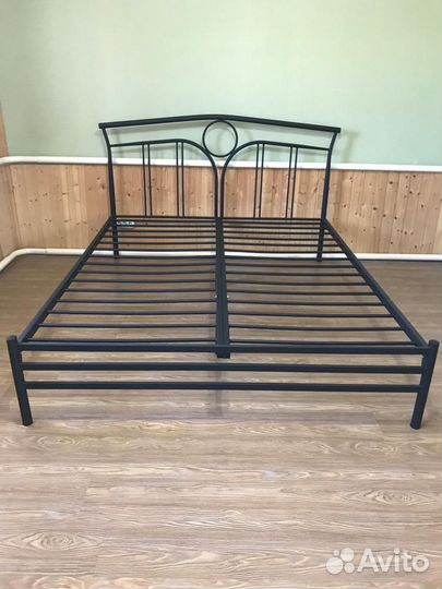 Кровать двухспальная