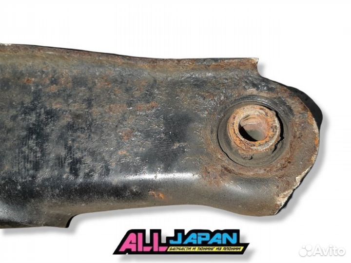 Рычаг подвески задний правый Mitsubishi Lancer 10