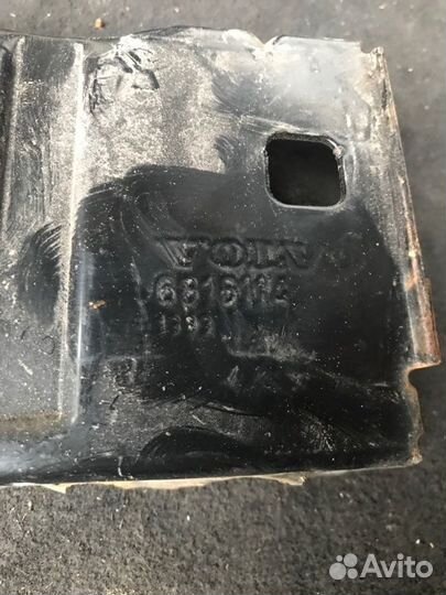 Кронштейн заднего бампера прав. зад. Volvo V70