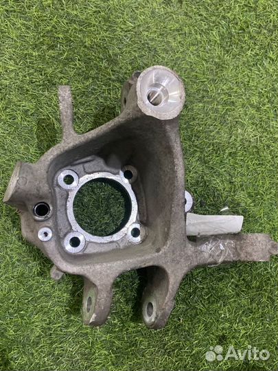 Задний кулак задний правый Bmw 7 F01 3.0 N54 2011