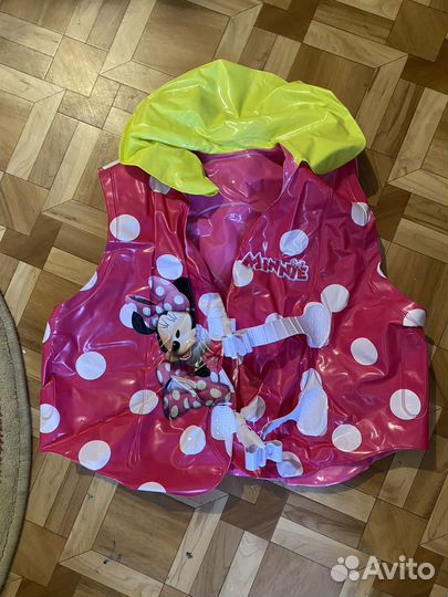 Бассейн и жилетка