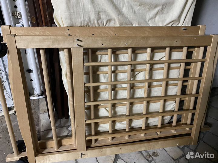 Детская кроватка