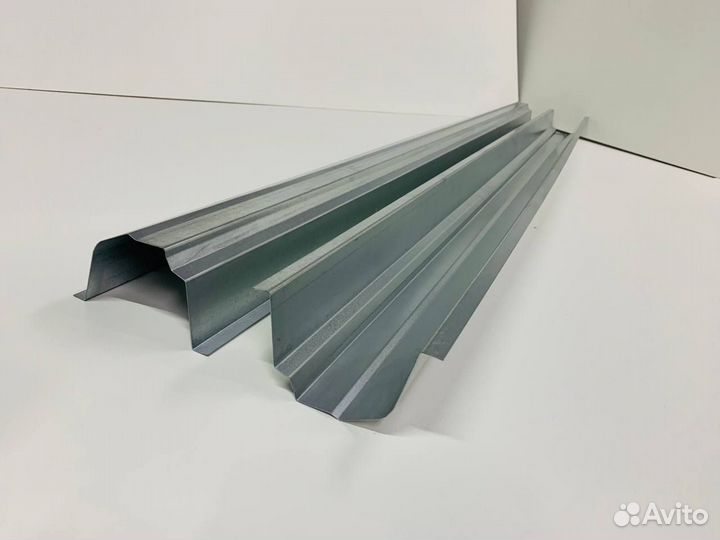 Пороги Toyota Crown 140