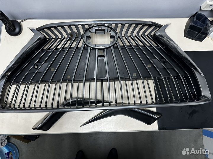 Решетка радиатора lexus es