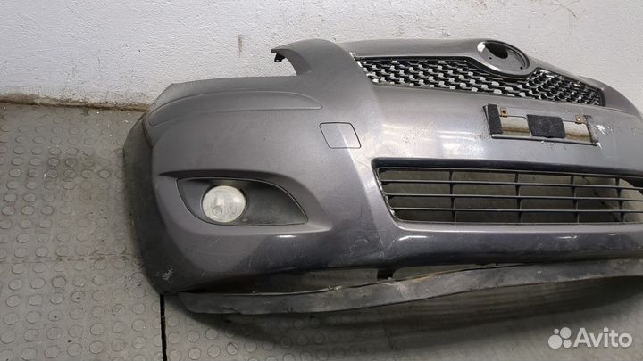 Бампер передний Toyota Yaris, 2010