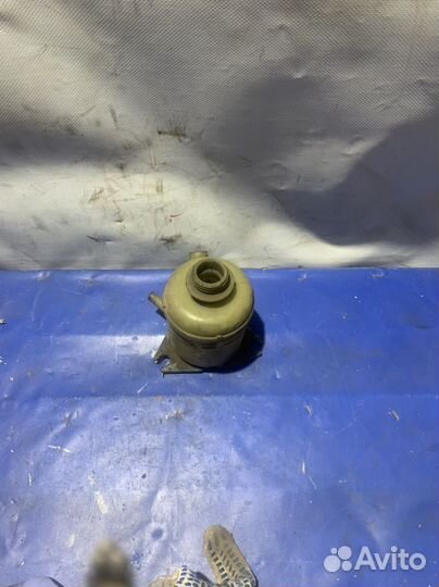 Бачок гур mazda 626 ge