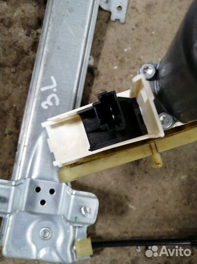 Мотор стеклоподъемника задний левый Renault