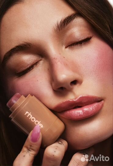 Румяна и карандаши Rhode в наличии