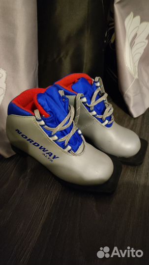 Лыжные ботинки