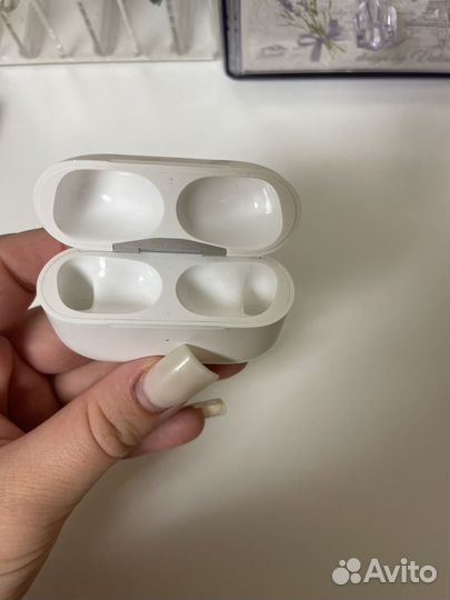 Кейс для наушниклв AirPods Pro 2 белый
