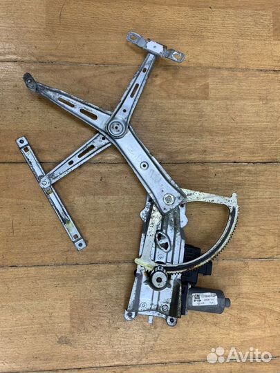 Стеклоподъемник передний левый Opel Zafira B