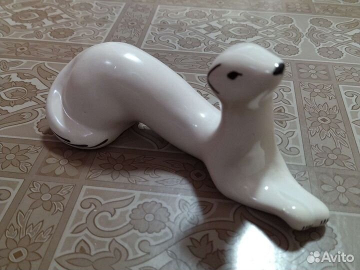 Статуэтка фарфор