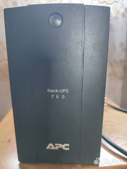 Источник бесперебойного питания APC back ups 750