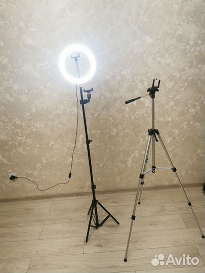 Кольцевая лампа 26 см со штативом
