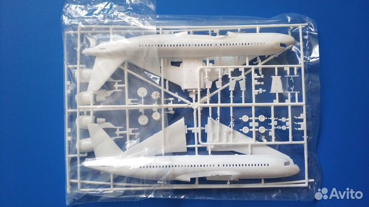 Revell 04267 Airbus A320 Lufthansa 1/144