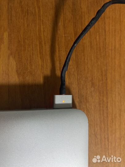 Оригинальный адаптер питания Apple