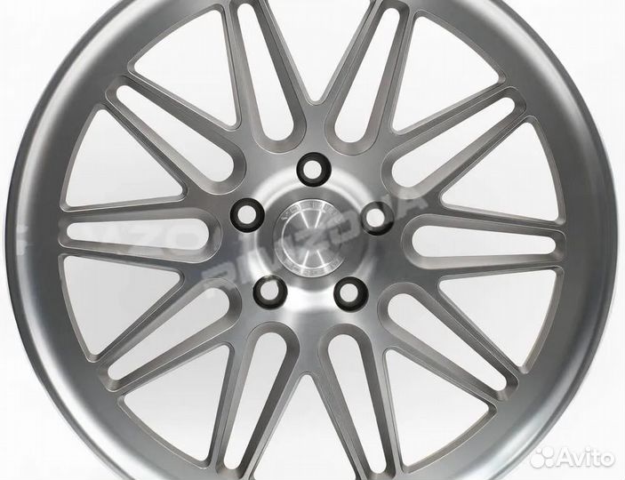 Литой диск в стиле vossen R18 5x114.3. Стильный бр