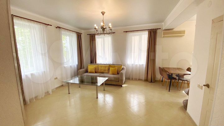 Дом 295 м² на участке 5 сот.