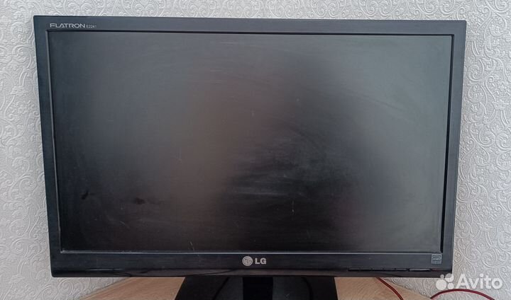 Монитор LG 22 дюйма