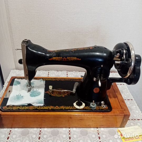 Швейная машина Подольск ручная
