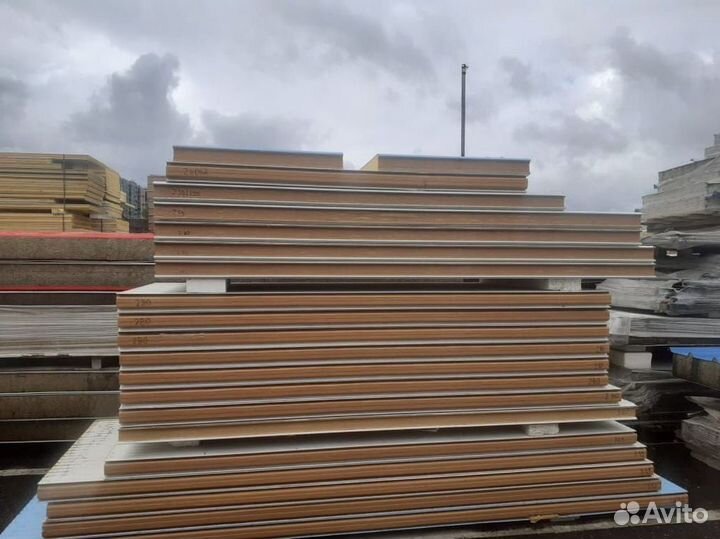 Сэндвич-панели 30000 м2 в наличии