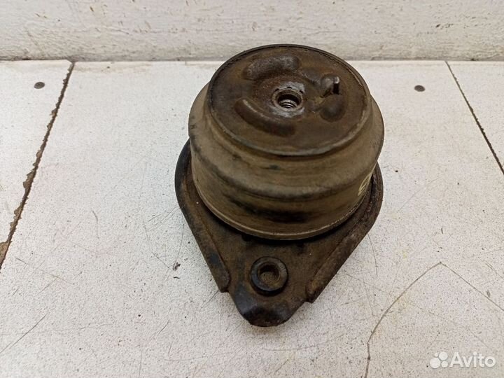 Подушка двигателя