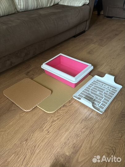 Лоток для кошек и когтеточка