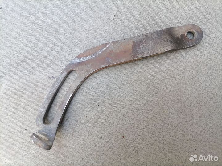 Кронштейн натяжения генератора 2.0 G4CP Hyundai