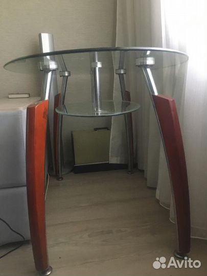 Стол обеденный