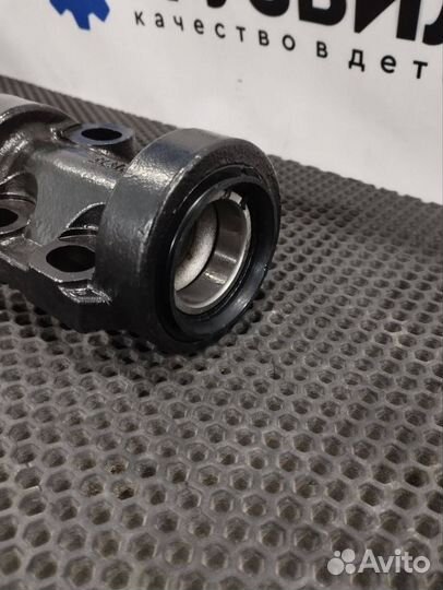 Кронштейн стабилизатора кабины правый Volvo FH4