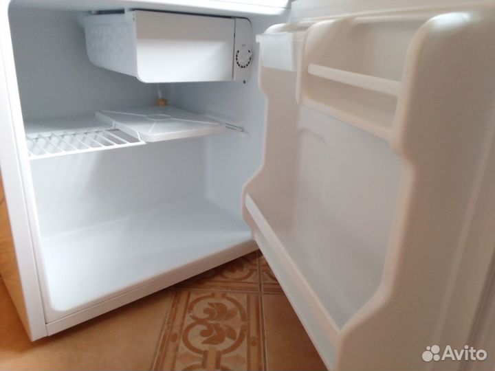 Холодильник маленький новый