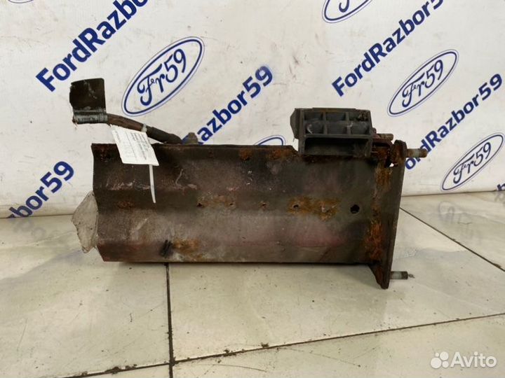 Лонжерон передний правый Land Rover Range Rover