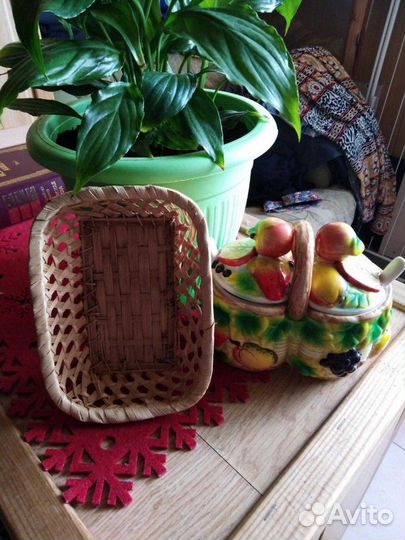 Керамическая сахарница