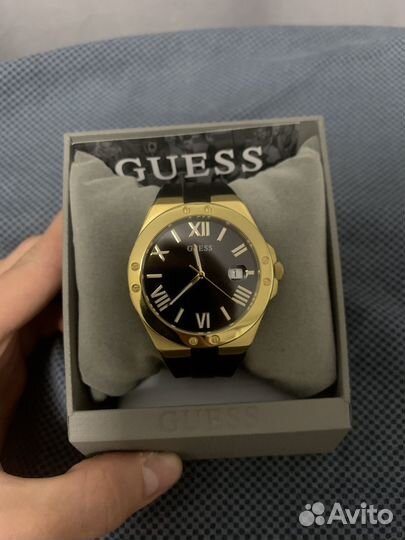 Часы guess