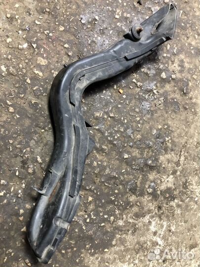 Воздухозаборник Ford Focus 2