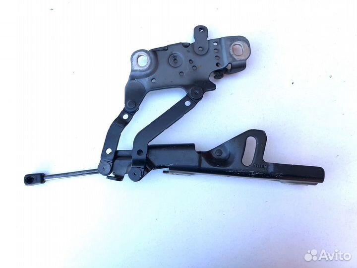 Петля капота левая для бмв Ф20 Ф30 ф34