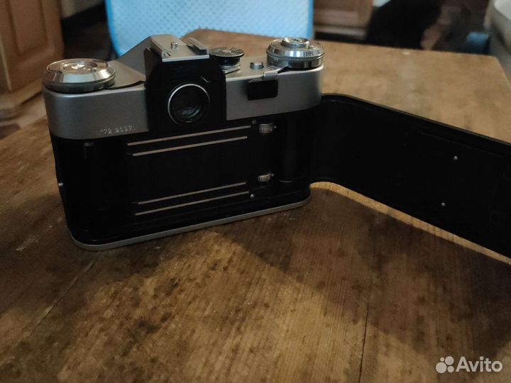 Плёночный фотоаппарат Зенит-е