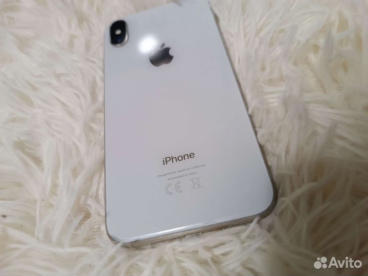 Телефон iPhone 10