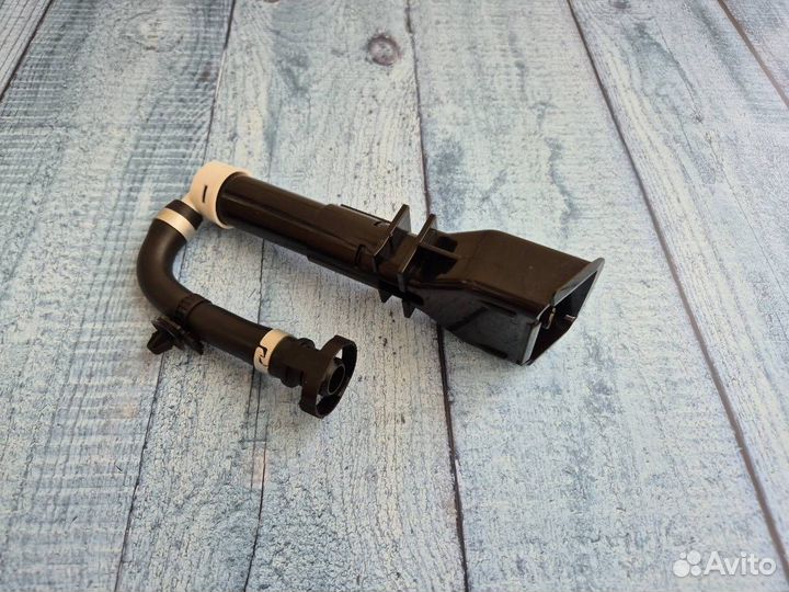 Форсунка омывателя правая Infiniti Ex35 Ex25 Ex37