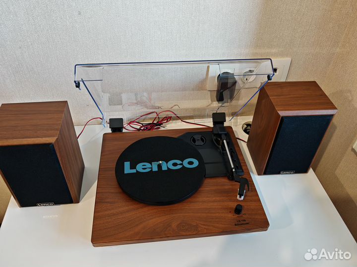 Проигрыватель пластинок Lenco LS-100WD Brown