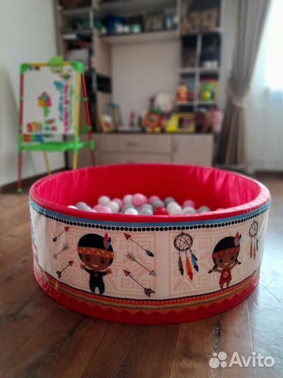 Сухой бассейн шариками