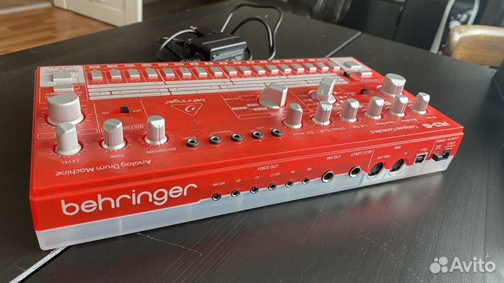 Драм-машина Behringer RD-6
