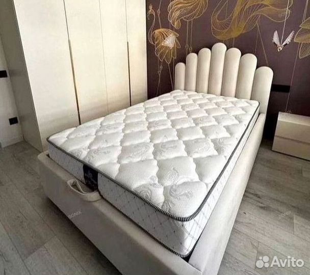 Кровать односпальная мягкая