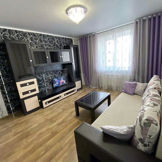 2-к. квартира, 60 м², 4/13 эт.
