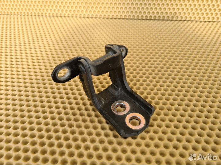 Петля двери передняя левая Infiniti M37 M25 M56
