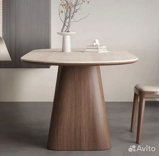 Стол обеденный